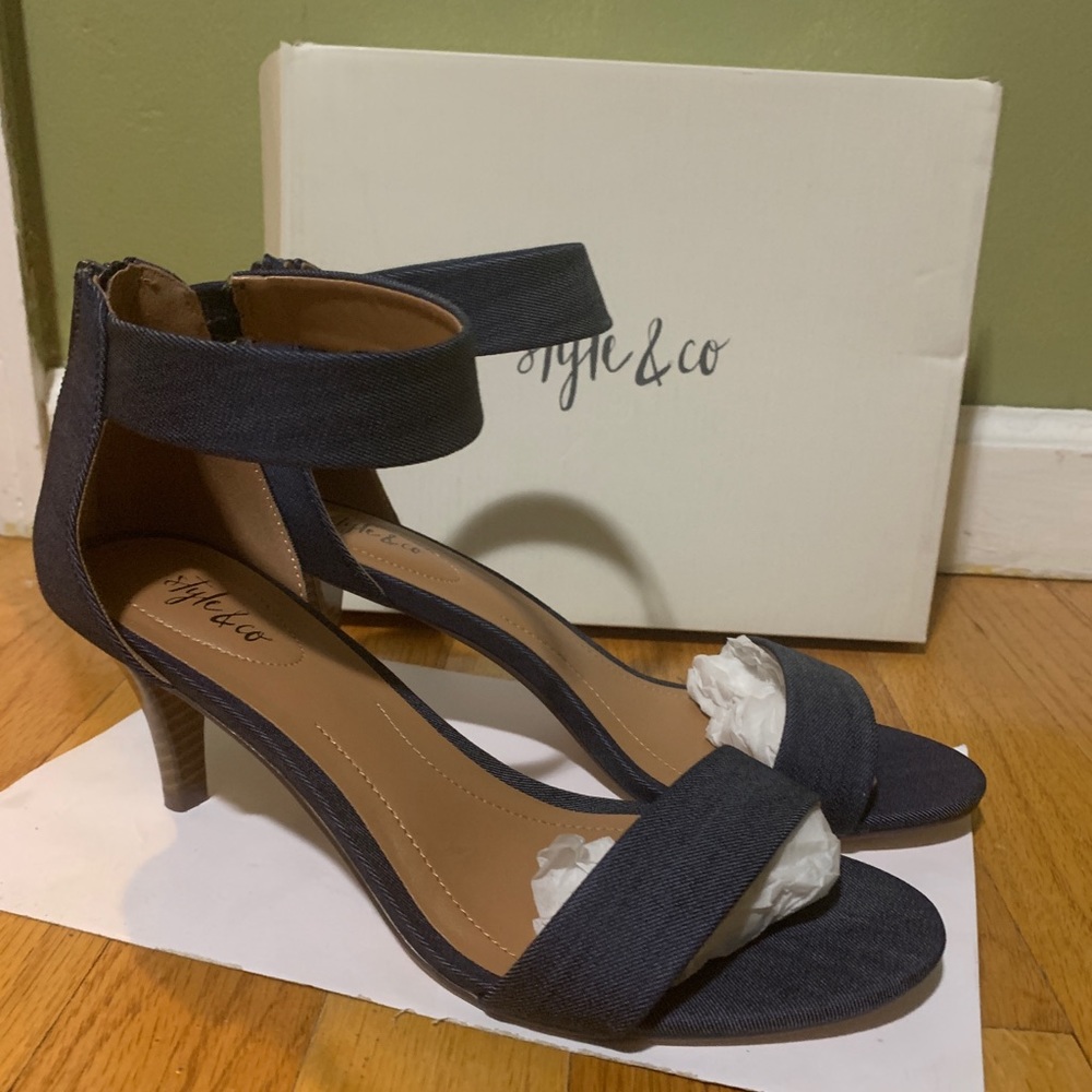 New Style & Co. Paycee OpenToe Ankle Strap Sandals
